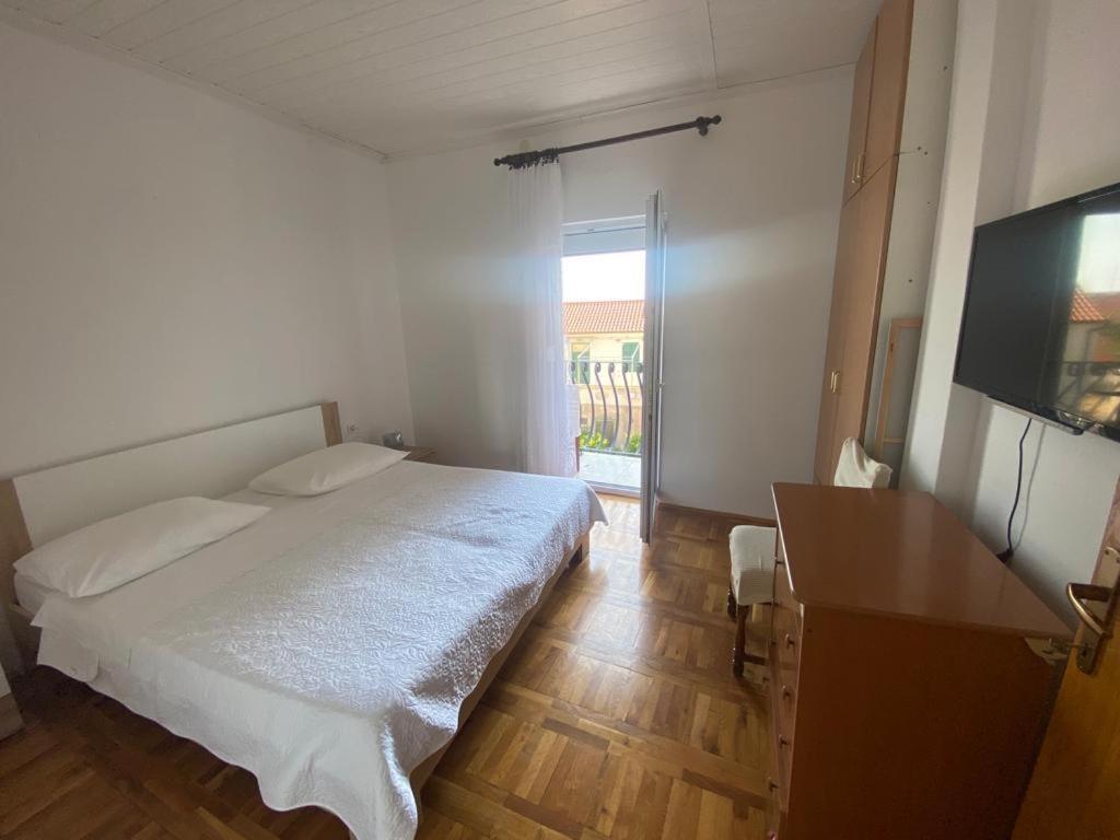Duje & Roko Apartments 希贝尼克 外观 照片